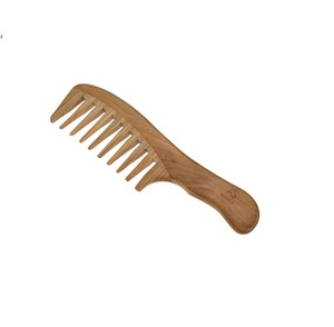 Peine de Madera Natural de Diseño Único Hecho a Mano con Logotipo Personalizado para el Cuidado del Cabello - Producto Indio - Product Image 1