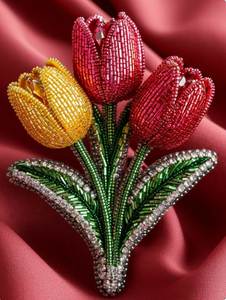 Broche élégante brodée florale perlée, artisanale, art portable, fait main MD HANDICRAFTS, unisexe, mariage, unique, décorative - Product Image 1