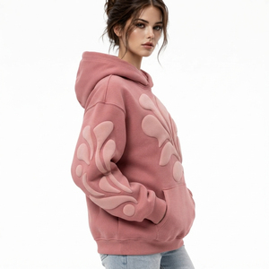Sweat à capuche pour femme avec impression en relief, en matière douce, coupe moderne, idéal pour le streetwear et le style de vie contemporain - Product Image 3