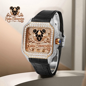 Reloj Deportivo para Hombre con Correa de Superficie Esculpida, Marcadores de Esfera Distintivos y Caja Protectora Curva - Product Image 3