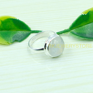 แหวนมูนสโตนสีฟ้า แหวนเงินแท้ 925 แหวนดีไซน์แฮนด์เมด แหวนพลอย แหวนมูนสโตน เครื่องประดับมูนสโตน ของขวัญคริสต์มาส - Product Image 2