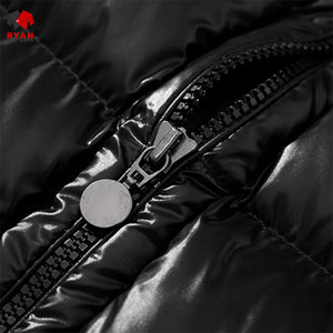 เสื้อกั๊กพัฟเฟอร์ Ryan Pro Gear แบบสั่งทำพิเศษสำหรับผู้ชาย ผ้าโพลีเอสเตอร์บุใยสังเคราะห์เนื้อผ้านุ่มสบาย พร้อมโลโก้สั่งทำพิเศษ คอเสื้อมีฮู้ด - Product Image 6