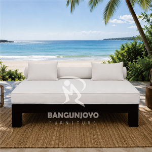 Chaise longue d'extérieur moderne avec coussins en polyester blanc, structure en teck, style côtier, sans accoudoirs, dossier solide, résistant aux UV - Product Image 3