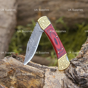 Cuchillo Plegable de Damasco Forjado a Mano con Empuñadura de Madera Pakka y Bolster de Latón Grabado, Cuchillo de Bolsillo, Venta al por Mayor OEM ODM Directo de Fábrica - Product Image 4