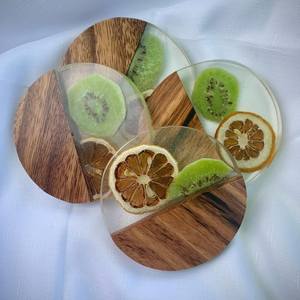 Ensemble de sous-verres décoratifs en résine avec motif en feuille d'or pour la décoration de table de salon moderne - Product Image 1