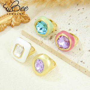 แหวนแฟชั่นทันสมัยประดับคริสตัลสีทอง 14k แหวนหมั้นเพชรซิร์โคเนียสไตล์ยุโรปสำหรับสุภาพสตรี - Product Image 4