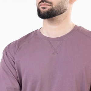 T-shirt Homme Personnalisé de Haute Qualité, Violet Mat, Col en V, Détail Couture, Coton Jersey Uni, Coupe Décontractée, Manches Courtes - Product Image 3