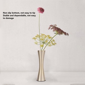 Jarrón de Metal Contemporáneo con Diseño de Orificios, Hecho a Mano, Color Beige - Product Image 5