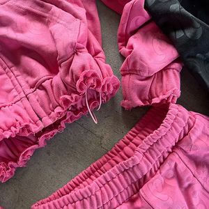 Ensemble de survêtements unisexe personnalisés en molleton bouclette 100 % coton délavé à l'acide, comprenant un sweat à capuche et un short, vente en gros - Product Image 2