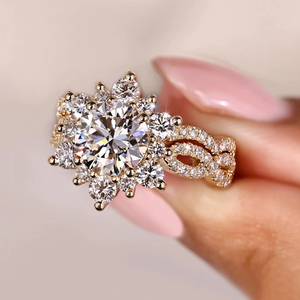Ensemble de bagues de mariage et de fiançailles vintage florales en or 14 carats, avec diamant rond de 2 carats cultivé en laboratoire, certifié IGI, plaqué or - Product Image 3