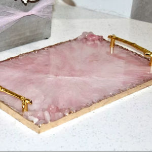 Plateau de service en résine artisanale TIMELESS CRAFT, thème quartz rose, avec bord peint en or, taille personnalisée, décoration de table - Product Image 1