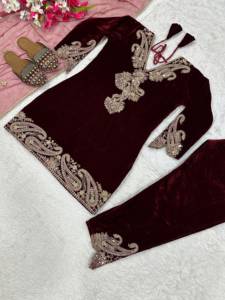 Conjunto de diseñador con bordado y secuencia de codificación, top de terciopelo viscosa con pantalón y dupatta, completamente cosido y listo para usar. - Product Image 6