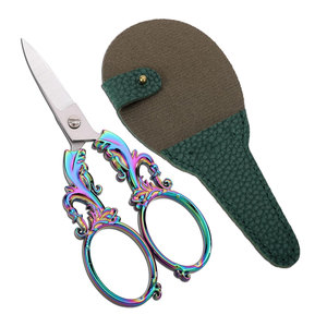 Ciseaux de broderie pour coupes précises et travaux de filature détaillés - Product Image 1