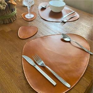 Set de table rond de luxe en similicuir, imperméable, résistant à la chaleur, antidérapant, en PU, avec clous décoratifs, pour assiettes de table - Product Image 2