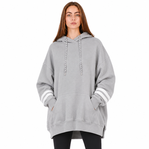 Sudadera con Capucha Negra Extra Grande para Mujer con Mangas a Rayas Amarillas, Sudadera Larga de Algodón con Diseño Asimétrico y Hombros Caídos para Otoño - Product Image 2