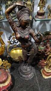 Estatua de Shiva Nataraja Bailando, Acabado en Bronce Verdigris Antiguo, Halo de Llama, Escultura Artesanal de Dios Hindú, Decoración para el Hogar - Product Image 3