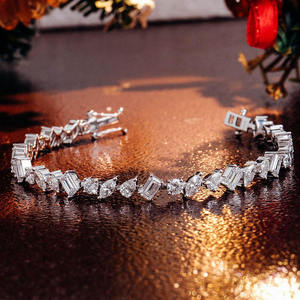 Pulsera de moda con dije de cruz estilo Hip Hop, de plata S925 chapada en oro, con moissanita multirroto y engastada, para hombre y mujer - Product Image 2