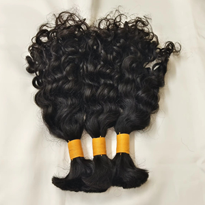 Vente en gros de cheveux humains indiens en vrac pour tresses, 14 pouces, texture bouclée, qualité naturelle, fournisseurs et fabricants de confiance en provenance d'Inde - Product Image 1