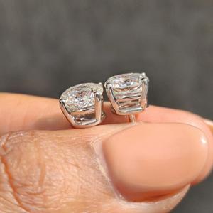 Pendientes de Diamante Tallado Portugués, Pendientes Solitarios de Oro Sólido, Joyería Minimalista de Lujo para Uso Diario, Diamante Cultivado en Laboratorio - Product Image 3