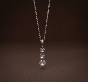 Collar con Colgante de Plata de Ley 925 con Forma de Luna Vintage, Certificado por IGI, con Diamantes Engastados en Garras y Múltiples Piedras, Unisex, para Fiestas y Regalos - Product Image 4