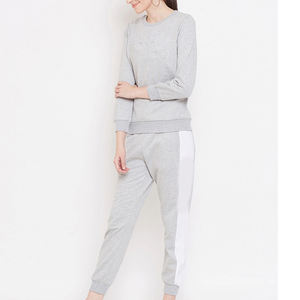 Survêtements d'hiver pour femmes de haute qualité, respirants, fabriqués au Pakistan, logo personnalisable, motif uni, col montant, style décontracté - Product Image 3