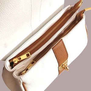 Sac fourre-tout en cuir véritable fait main Royaa |   Sac à main élégant et tendance |   Artisanat artisanal blanc et brun |   Fermeture éclair L26xH18xD10CM - Product Image 5