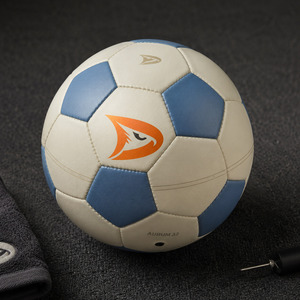 ลูกฟุตบอล Dravelle Industry รุ่นพรีเมียม ขนาด 5 ทำจาก PU 32 แผ่น เย็บด้วยเครื่องจักร พร้อมโลโก้สั่งทำได้ เหมาะสำหรับฝึกซ้อมและแข่งขัน - Product Image 4