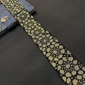 Dentelle Rapiyar de qualité supérieure avec un design élégant et une finition raffinée pour la décoration de vêtements. - Product Image 3