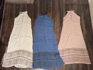 เดรสแม็กซี่สีเบจโบฮีเมียนพิมพ์ลายดิจิตัลแบบใหม่สำหรับผู้หญิงเดรสมีกระดุมพิมพ์ลายชนเผ่าสองข้างผ่าขนาดใหญ่พิเศษ - Product Image 5