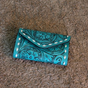 กระเป๋าสตางค์ผู้หญิงหนังแท้สไตล์วินเทจกันน้ำป้องกันการโจรกรรมของขวัญส่วนบุคคลฝาครอบคลัทช์ทำด้วยมือจำนวนมาก - Product Image 1