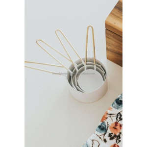 Juego de 4 Tazas Medidoras de Acero Inoxidable con Acabado PVD Cobre y Asas de Madera, Fácil Agarre, Aptas para Lavavajillas - Product Image 2