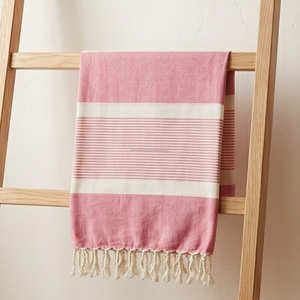 Manta de Algodón Rosa Tejida con Franjas en Contraste y Flecos Decorativos para Sofá, Sillón y Decoración del Hogar - Product Image 4