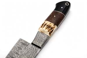 Cuchillo de cocina artesanal de acero damasco ondulado con mango de cuerno de ciervo y nogal, cuchillería de filo afilado - Product Image 3