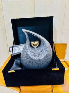 Wholesale Adult American Style Aluminum Tear <b>Drop</b> Urn Durable Eco-Friendly Customizable Cremation Urns Green Velvet <b>Box</b> 3-Year - Product Image 2