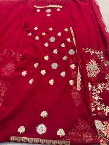 Sari de diseñador Georgette con bordado completo Jaal en oro rosa, Zari plateado y piedras Jharkan, blusa elegante, ideal para bodas de invierno y fiestas, reciclado. - Product Image 4