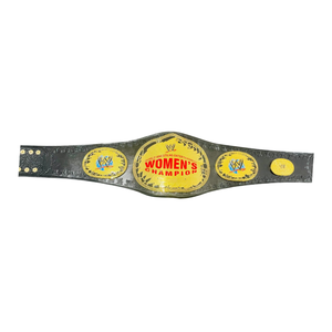 Ceinture de championnat féminin WWE - Ceinture sportive personnalisable avec détails dorés - Article de collection haut de gamme pour les fans de la WWE - Product Image 5