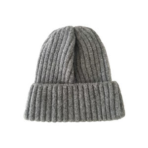 Bonnet en tricot côtelé chaud et doux pour l'hiver, avec revers extensible, unisexe, décontracté, pour l'extérieur, idéal par temps froid, pour hommes et femmes, personnalisable - Product Image 1