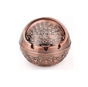 Cenicero decorativo vintage a prueba de viento con tapa para cigarrillos, cenicero metálico portátil, cenicero para cigarrillos con control de olores, para interiores y exteriores, regalo elegante. - Product Image 1