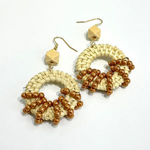 Elegantes pendientes de aro con forma de rafia hechos en Vietnam para uso diario, ropa de fiesta, funciones de boda - Product Image 2