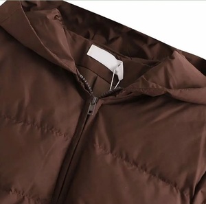 Chaqueta Acolchada con Capucha Marrón, Cierre de Cremallera, Corta, Informal, de Invierno, Resistente al Viento, Relleno de Poliéster, Corte Ajustado, Unisex - Product Image 2
