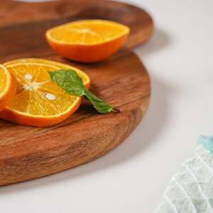 Circular Acacia Serving Platter with <b>Ring</b> Handle Custom Branded Wood Board for Restaurant Cafe Wholesale - Product Image 3