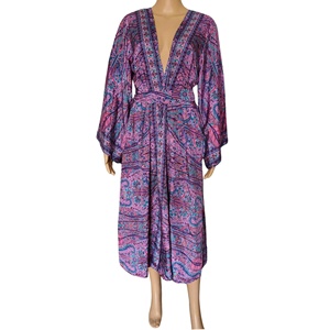 Robe Kimono Maxi Coréenne Taille Unique en Soie Tissée Indienne, Style Géométrique Y2K Bohème Naturel, Col en V, Manches Longues, Douce pour l'Été - Product Image 1