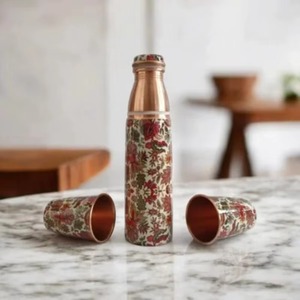 Botella de Agua Metálica con Diseño Floral de Tendencia, Roja, Portátil, para Viajes, con Tapa - Product Image 2