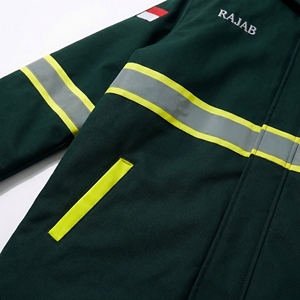 Chaqueta de Seguridad Verde de Alta Visibilidad con Capucha y Cinta Reflectante, Ropa de Trabajo con Bordado Personalizado |   Fabricante de Uniformes de Seguridad OEM - Product Image 3