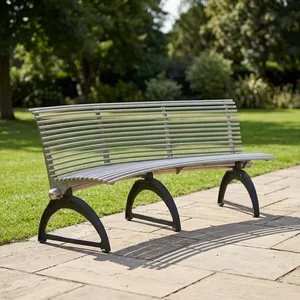 Banc de parc en métal courbé avec assise à lattes en acier, mobilier d'extérieur robuste pour jardins publics, places publiques, patios et aménagements paysagers - Product Image 4