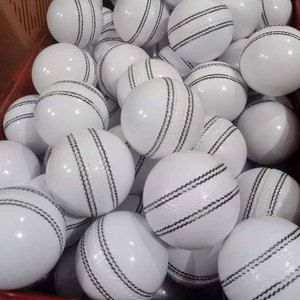 Pelotas de Cricket BOLZA, Mejor Calidad, Color Personalizado, Diseño de Cuero Premium, Cosidas a Mano, Entrenamiento Profesional, 156g, para Diestros, Talla 6 - Product Image 3