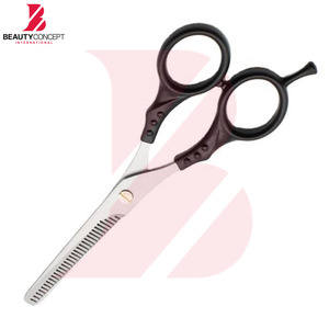 ผู้ผลิตขายส่ง OEM กรรไกรซอยผมด้ามพลาสติกสีดำและสีส้มสำหรับมืออาชีพ  กรรไกรตัดผมสำหรับร้านเสริมสวย - Product Image 5