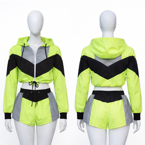 Chaqueta corta cortavientos de dos piezas personalizada, chándal de nailon con cremallera de retazos, conjunto corto cortavientos para mujer - Product Image 1