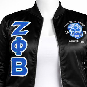 Chaqueta Bomber de Satén Bordada Personalizada de la Hermandad y Fraternidad Zeta Phi Beta, Bordado de Sarga Zeta Phi Beta - Product Image 5