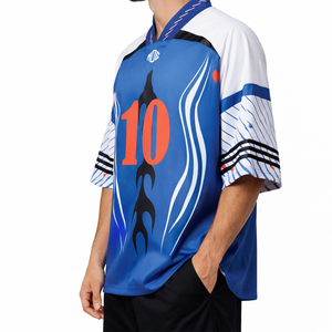 เสื้อฟุตบอลอเมริกันแบบซับลิเมชั่นสีน้ำเงิน ดีไซน์ทันสมัยปี 2026 คอวีทรงโอเวอร์ไซส์ ผลิตจากโพลีเอสเตอร์ รับผลิตจำนวนมากแบบ OEM - Product Image 2